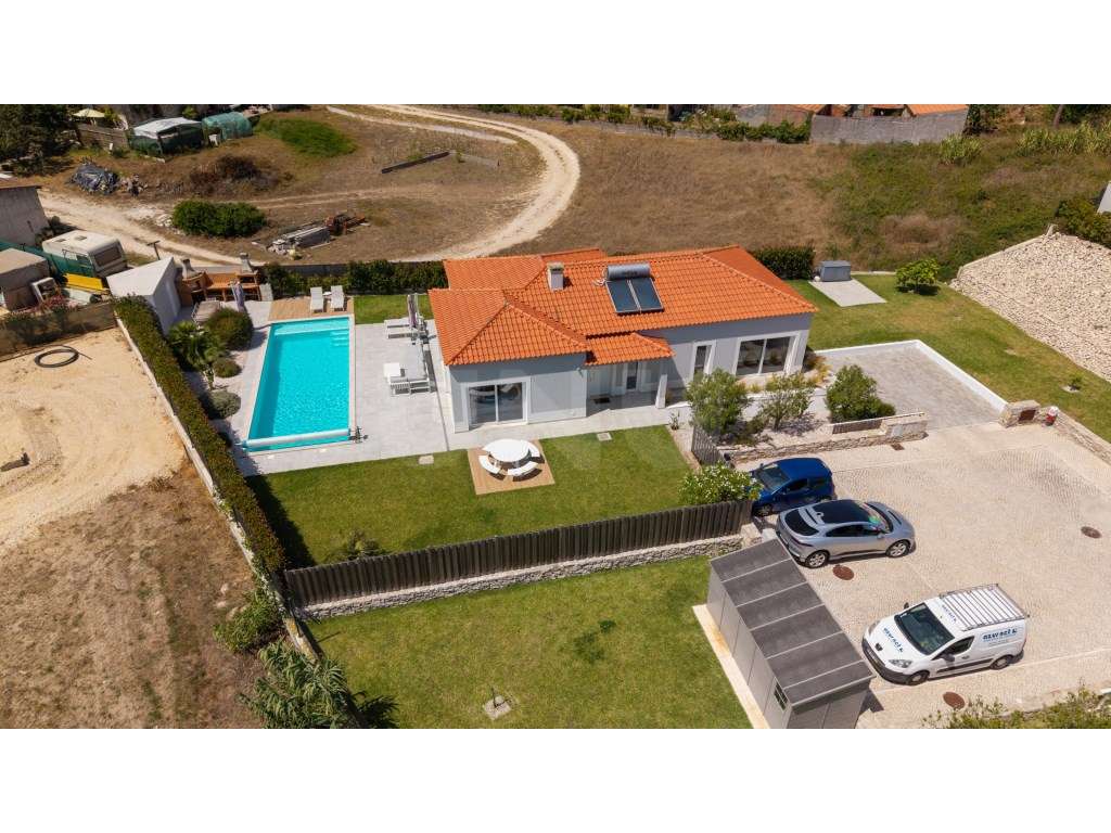 Moradia Nova de Construção na Serra do Bouro - Grande imagem: 3/23