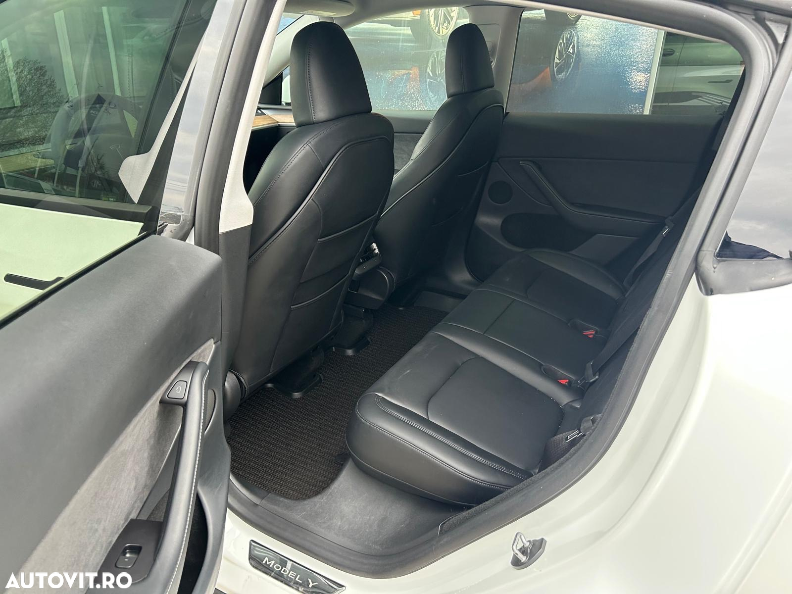 Tesla Model Y AWD Long Range - 25