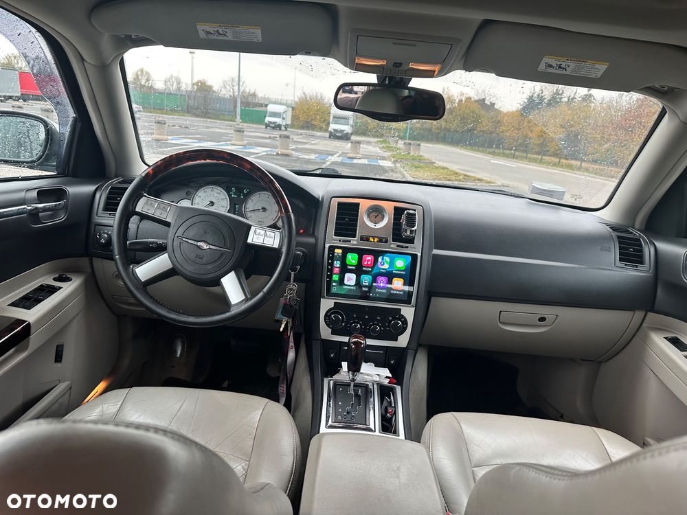 Chrysler 300C 5.7 V8 Hemi - 11