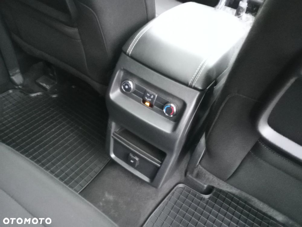 Ford Galaxy 2.0 TDCi Titanium - 15