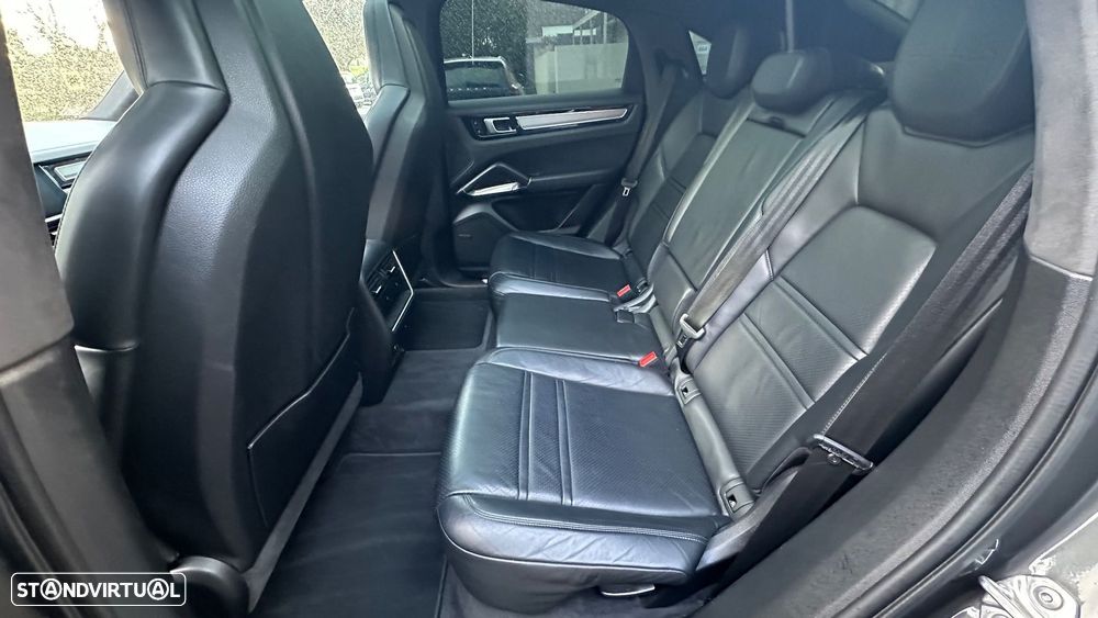 Porsche Cayenne Coupé Turbo S E-Hybrid - 8