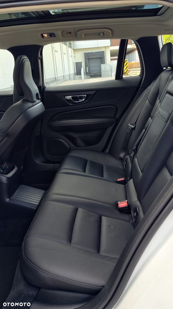 Volvo V60 T6 AWD Recharge Geartronic Inscription - 36