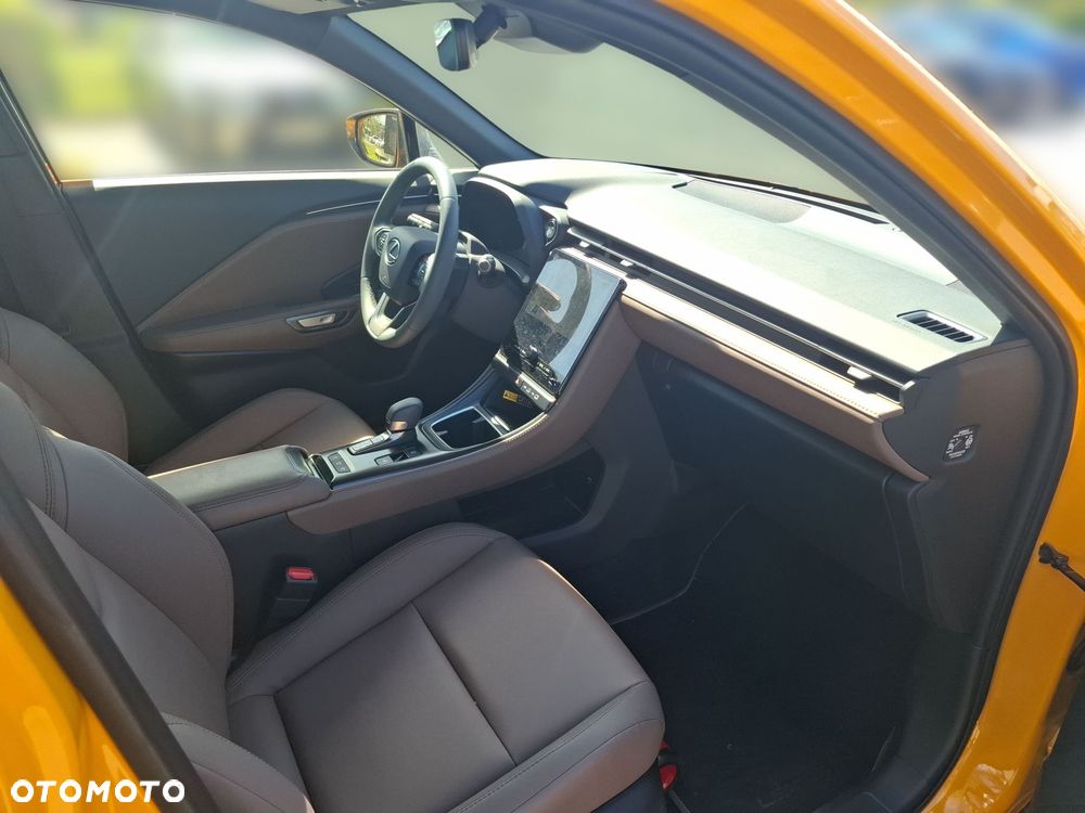 Lexus LBX - 15