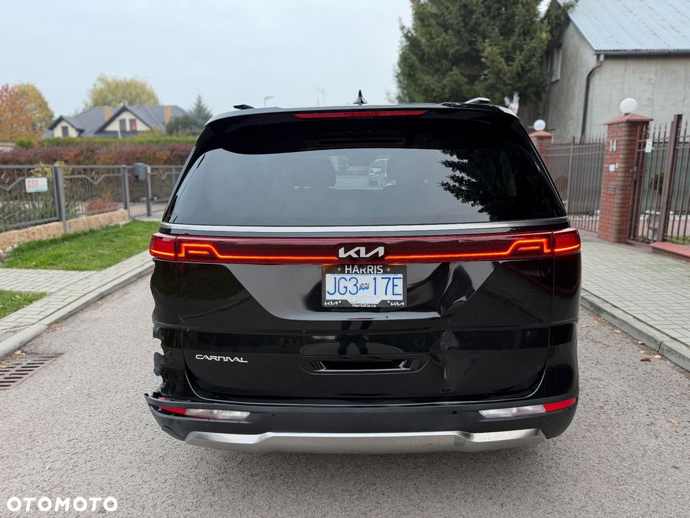 Kia Carnival - 8