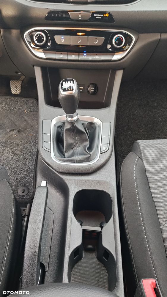 Hyundai i30 1.4 Classic + - 25