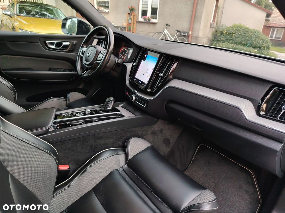 Volvo XC 60 B4 B R-Design - 29