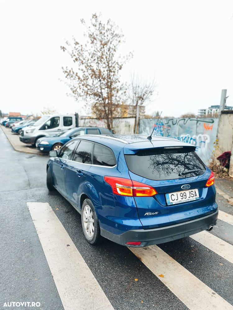 Ford Focus 2.0 TDCI Powershift Titanium - 4
