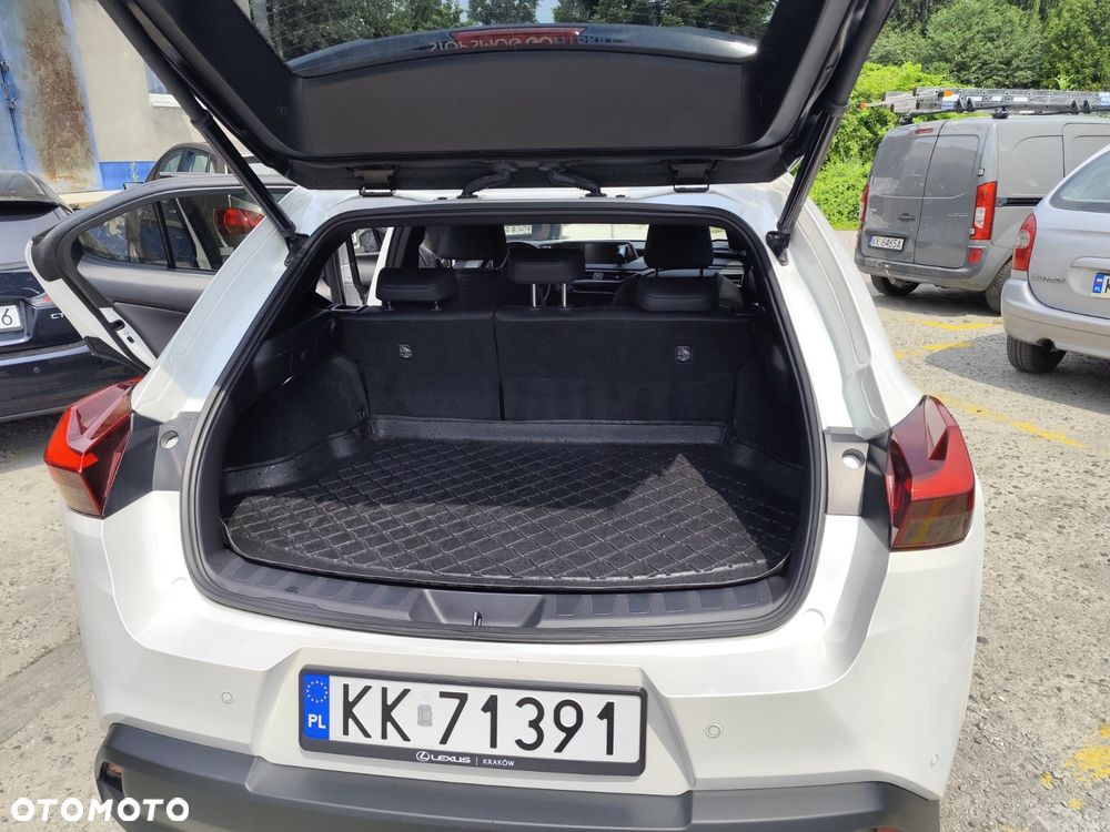 Lexus UX - 4
