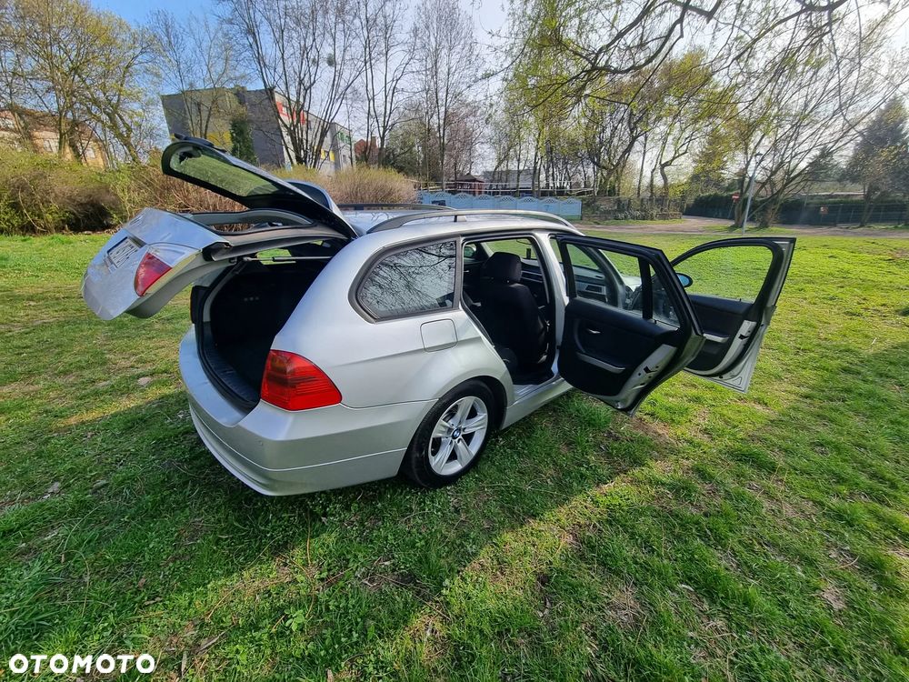 BMW Seria 3 318i - 5