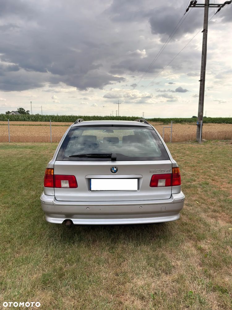 BMW Seria 5 525d - 4