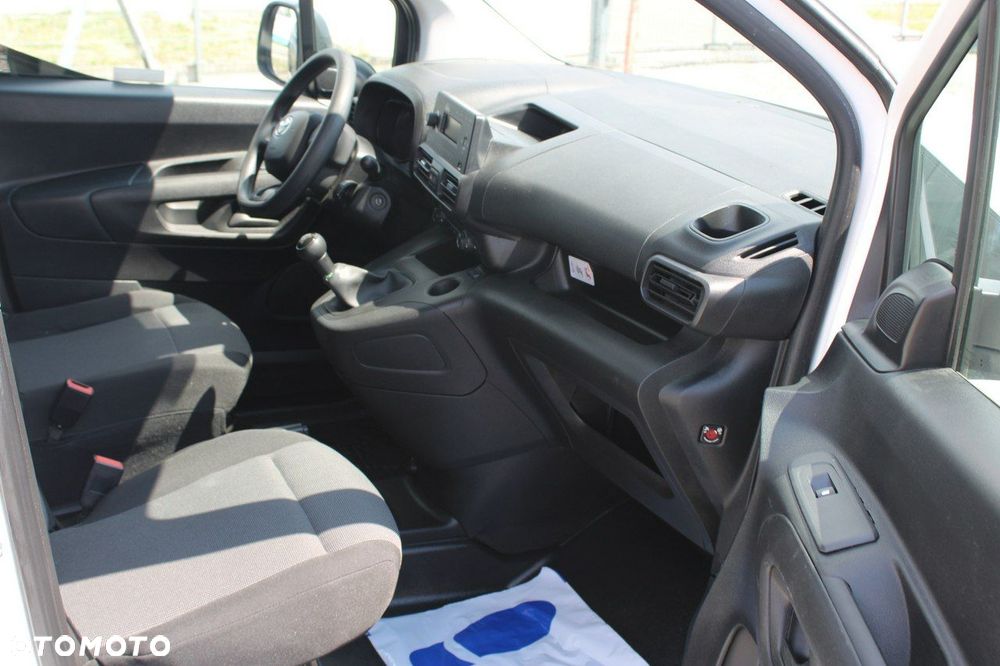 Toyota Proace City - 28