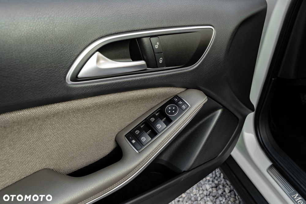 Mercedes-Benz GLA 250 4-Matic - 18