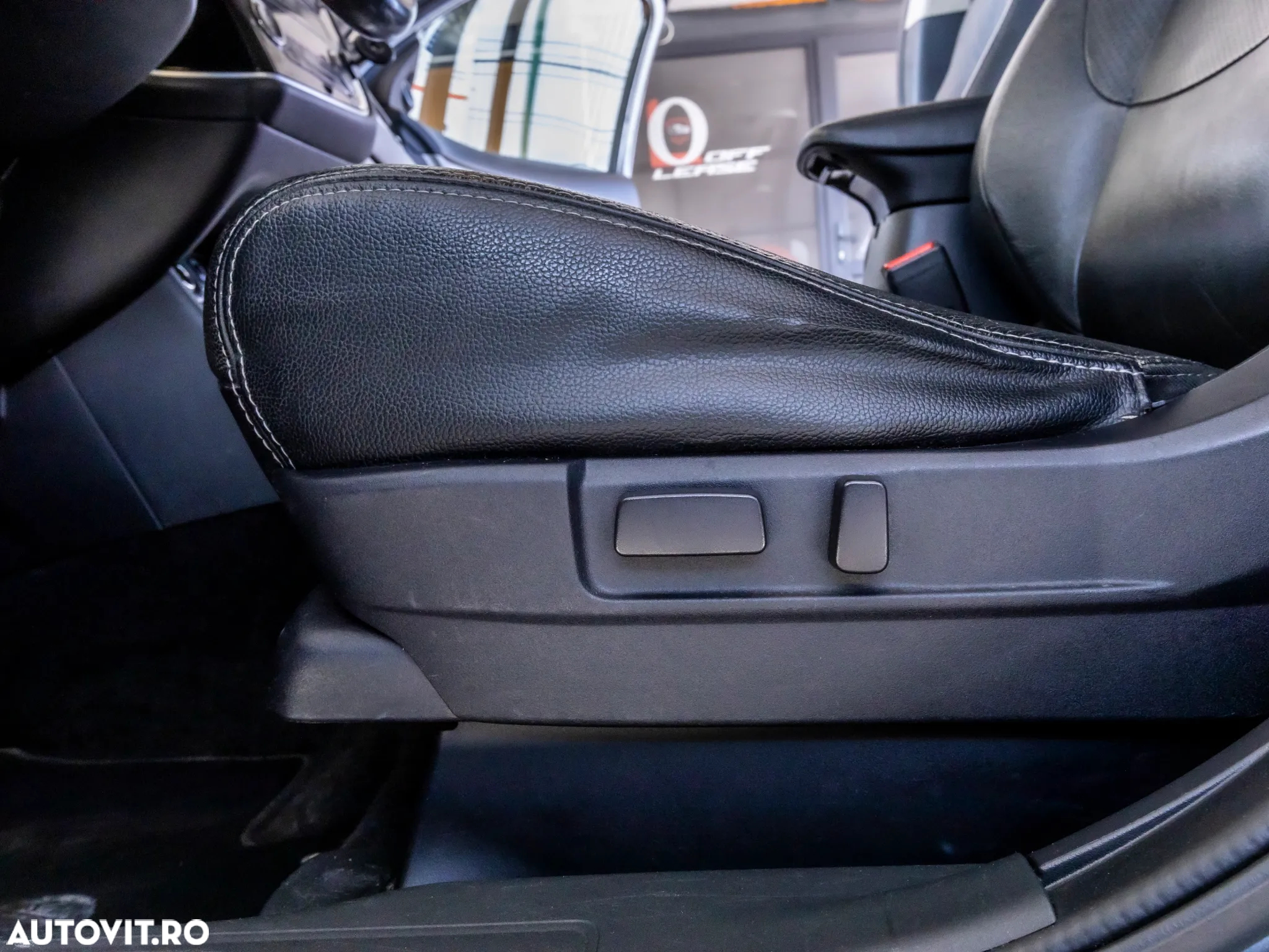 Mitsubishi Outlander 2.0 4WD Plug-In Hybrid - 18