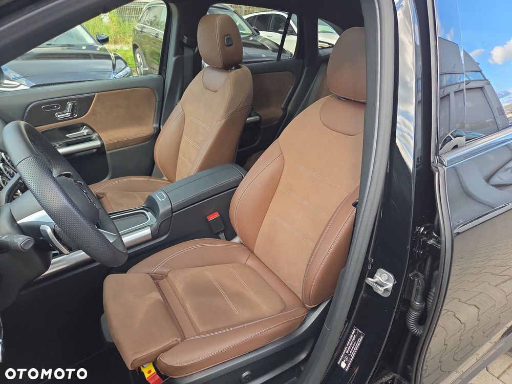 Mercedes-Benz GLA 200 AMG Line - 14