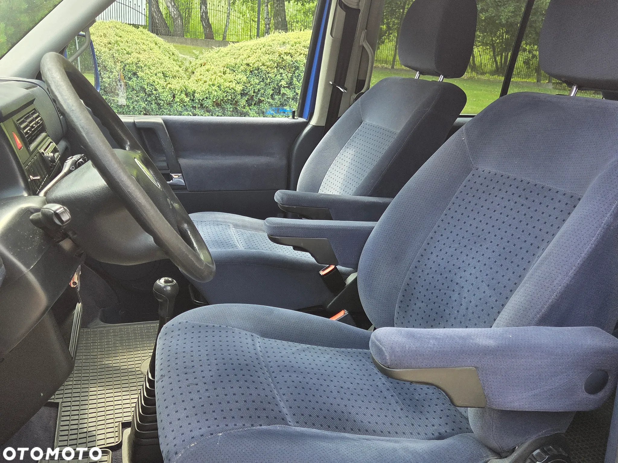 Volkswagen Caravelle - 22