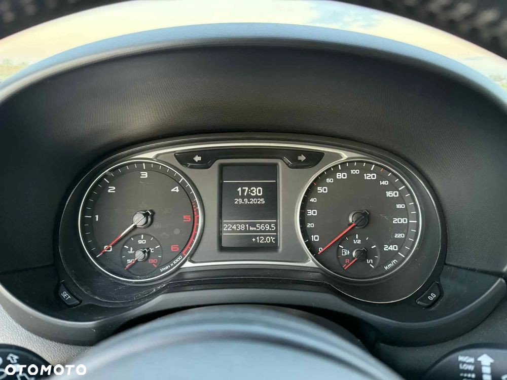 Audi A1 1.6 TDI admired - 8