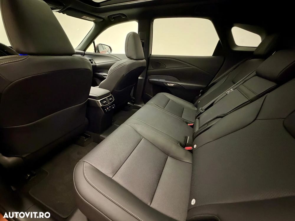 Lexus Seria RX 450h+ E-Four PHEV Executive - 37