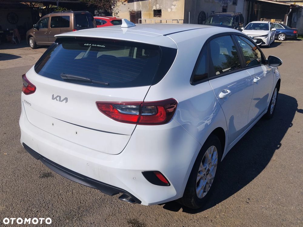 Kia Ceed - 4