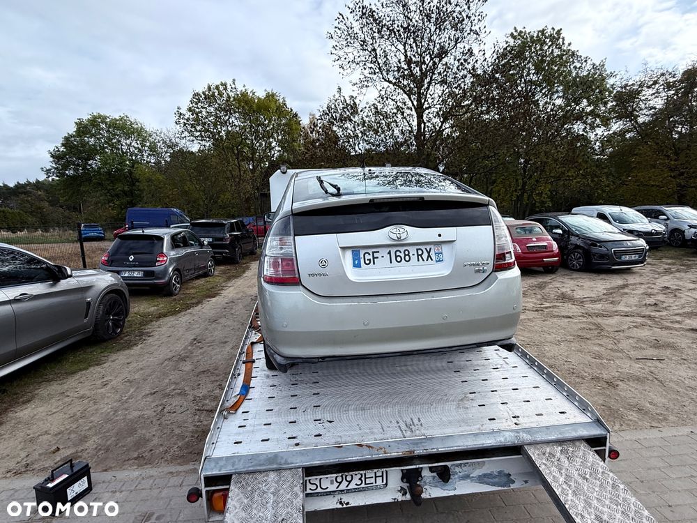 Toyota Prius (Hybrid) Executive - 6