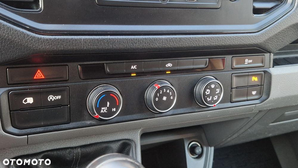 Volkswagen CRAFTER MAXI 2.0 DO PRZEWOZU KWIATÓW PODJAZD OCIEPLONA PAKA KLIMA NOWE OPONY - 31