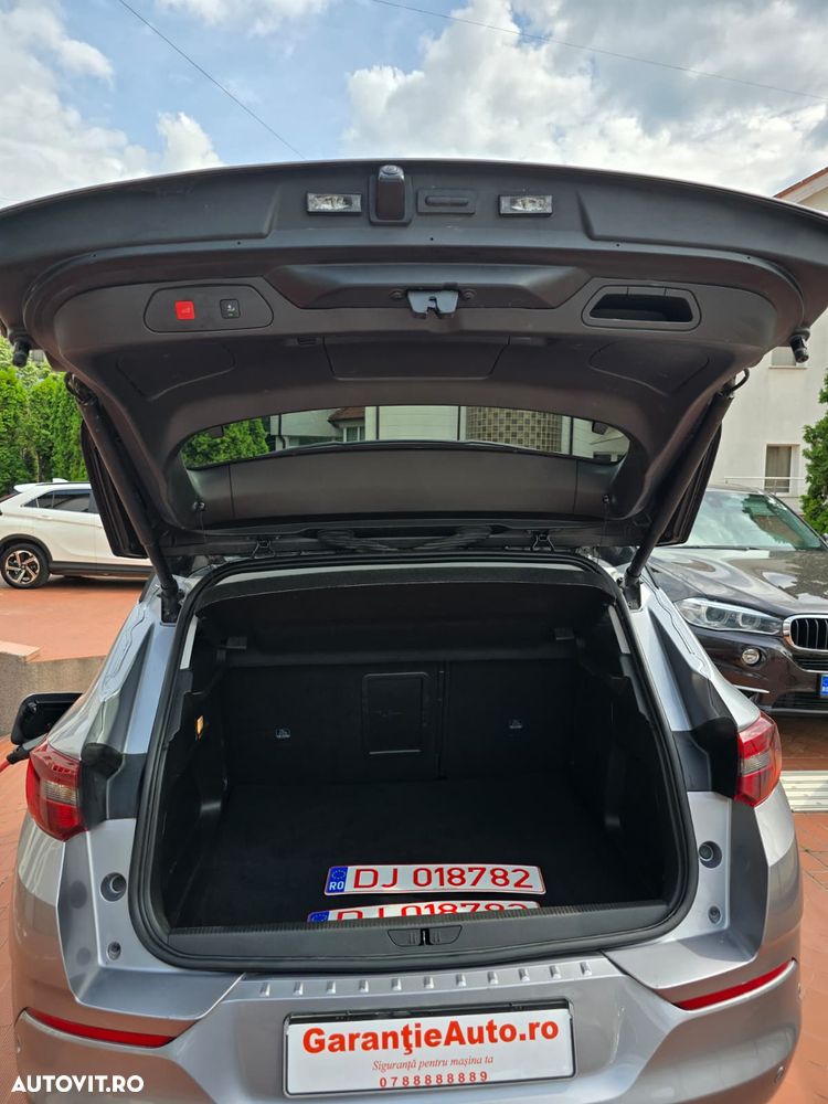 Opel Grandland X 1.6 Turbo START/STOP 4X4 Ultimate - 9