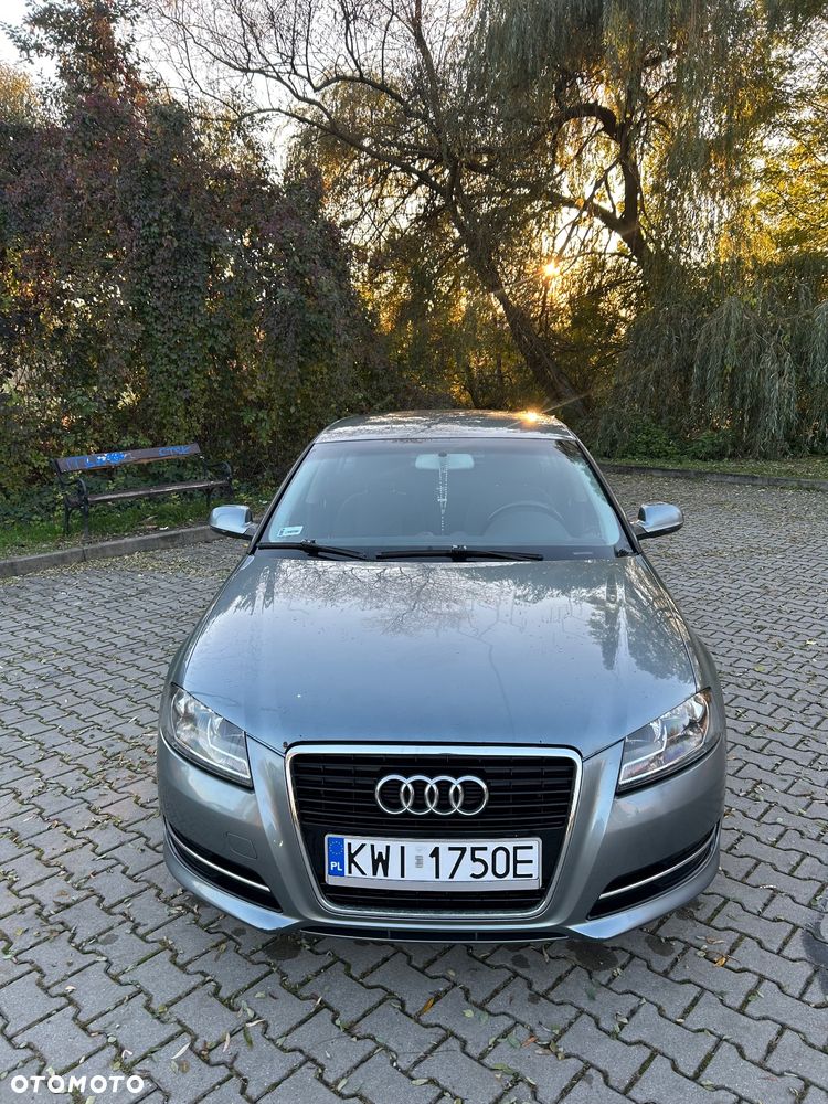 Audi A3 Sportback - 1