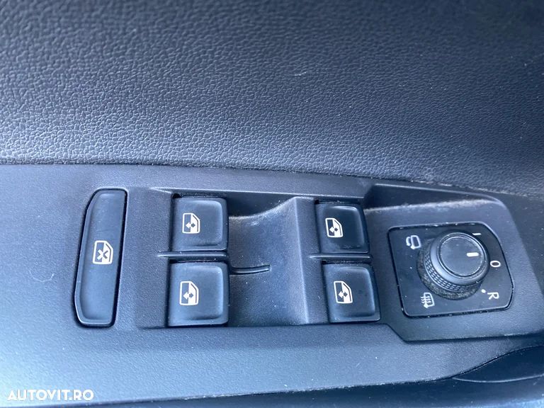 Volkswagen Polo 1.0 TSI DSG Life - 29