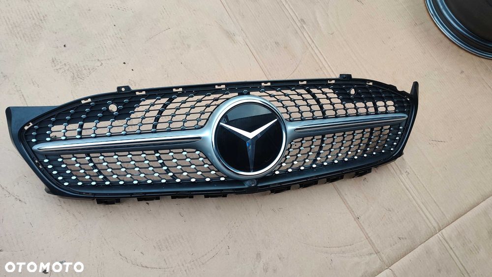 Grill Atrapa Mercedes CLA A118 Kamera PDC - 7
