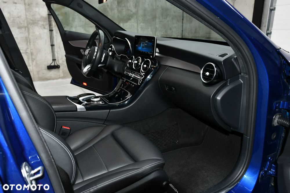 Mercedes-Benz Klasa C 300 d 4MATIC 9G-TRONIC - 24
