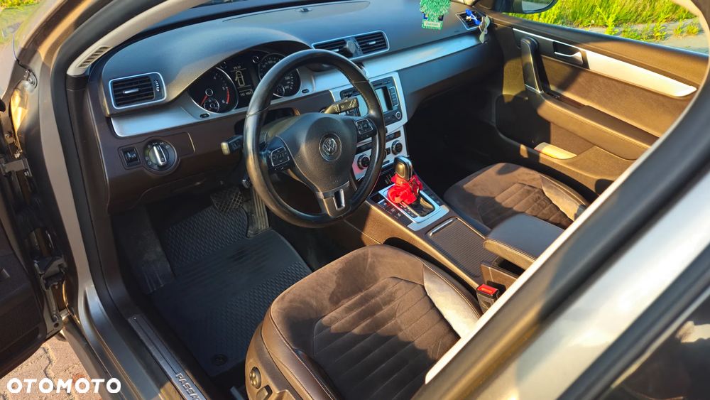 Volkswagen Passat Variant 2.0 Blue TDI DSG SCR Highline - 6