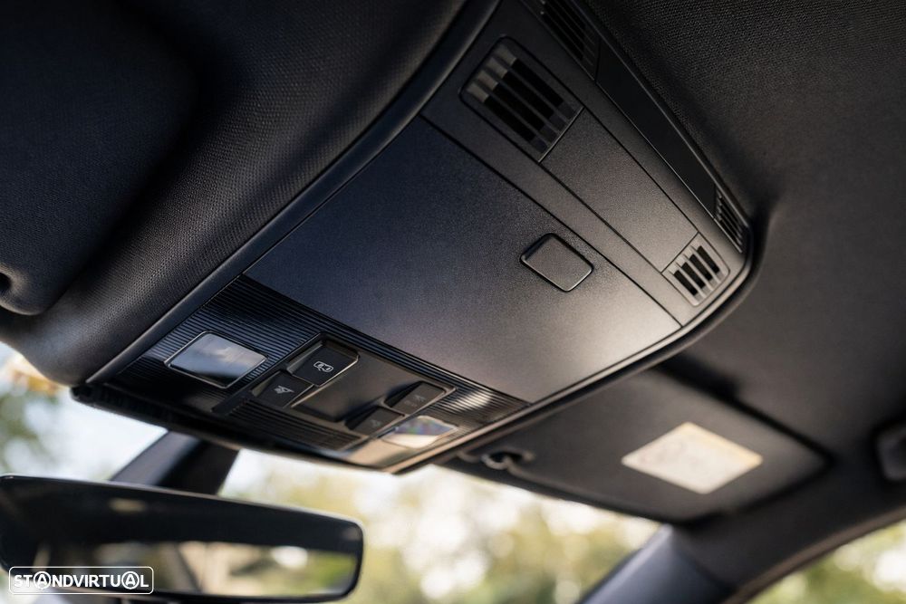 VW Golf 2.0 TSI GTI DSG - 32