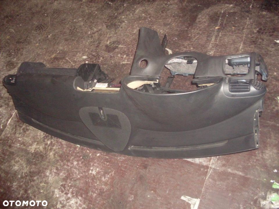 C-KLASA W203 LIFT DESKA ROZDZIELCZA KONSOLA - 2