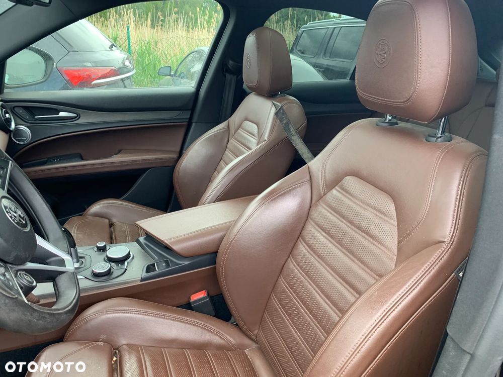 Alfa Romeo Stelvio 2.0 Turbo 16V AT8-Q4 Executive - 11