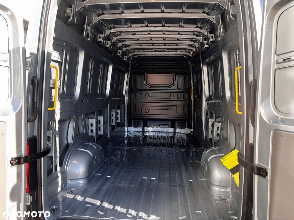 Volkswagen Crafter 2.0 TDI L4H3 177KM 8-AUTOMAT - 12