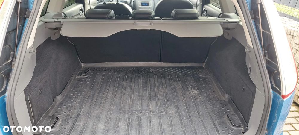 Ford Focus 1.8 FF Platinium X - 18