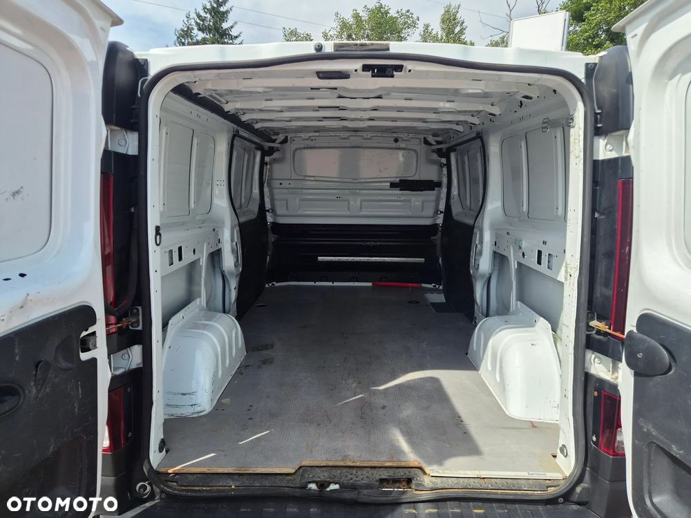 Opel Vivaro - 12