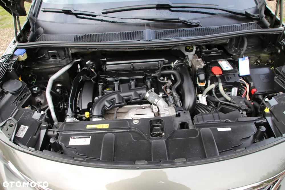 Peugeot 5008 1.6 THP Allure S&S EAT6 - 26