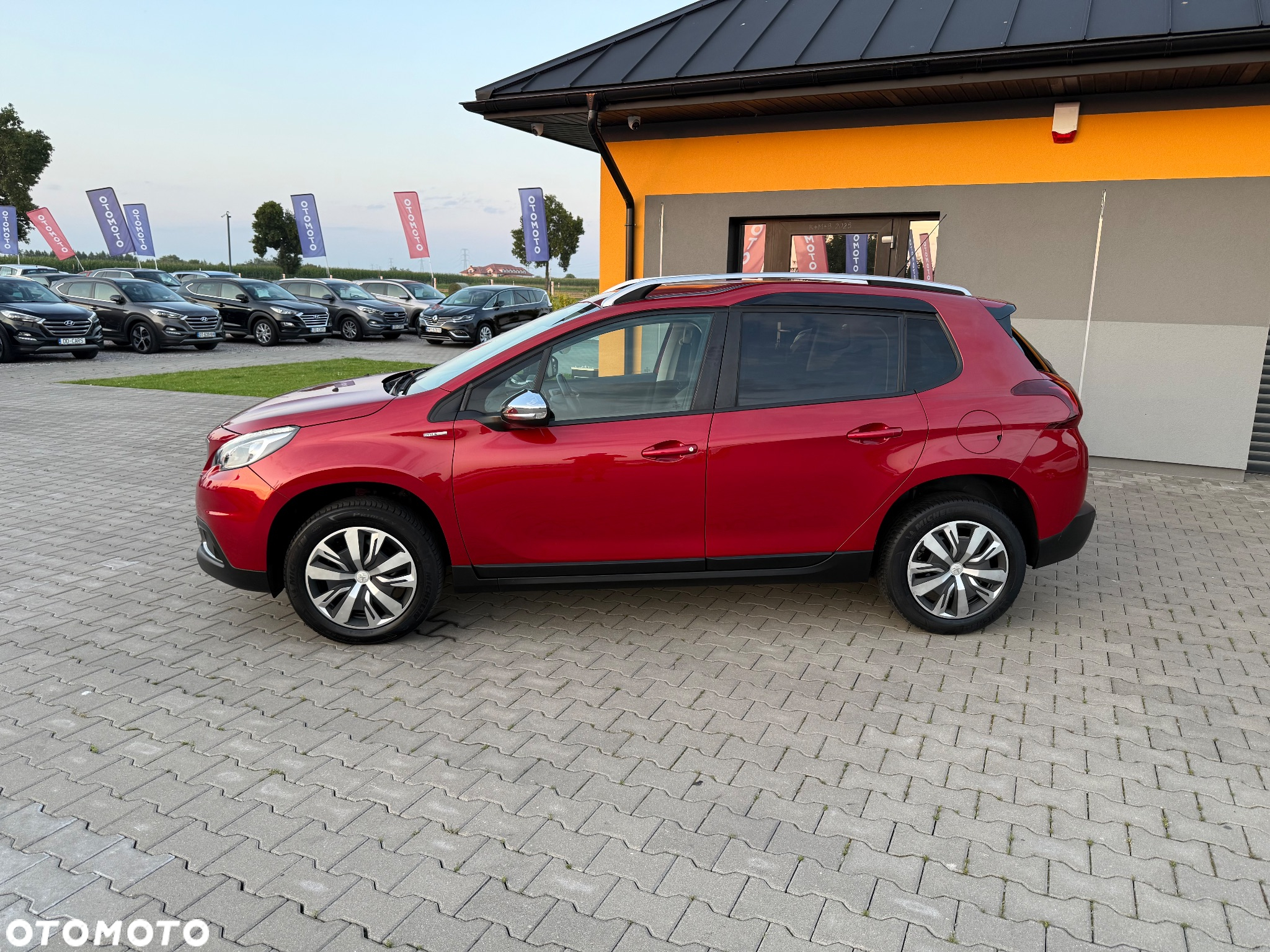 Peugeot 2008 1.2 Pure Tech Active S&S - 11
