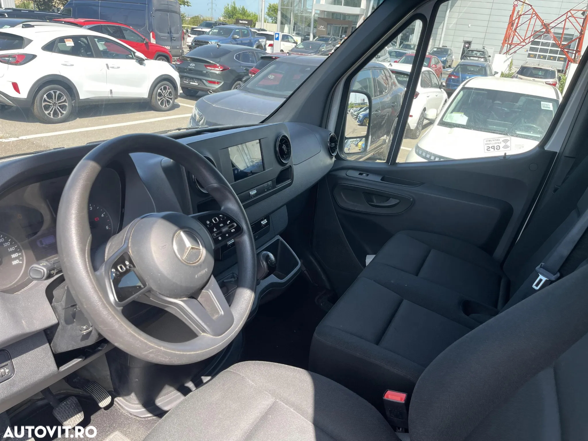 Mercedes-Benz Sprinter - 9