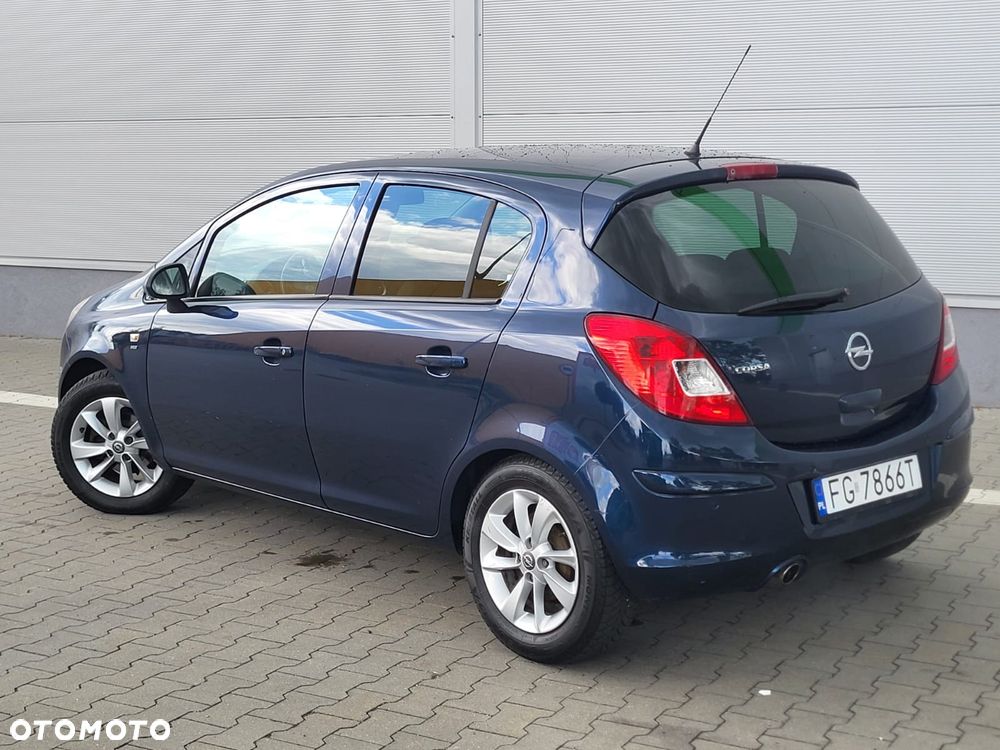 Opel Corsa 1.4 16V Energy - 9