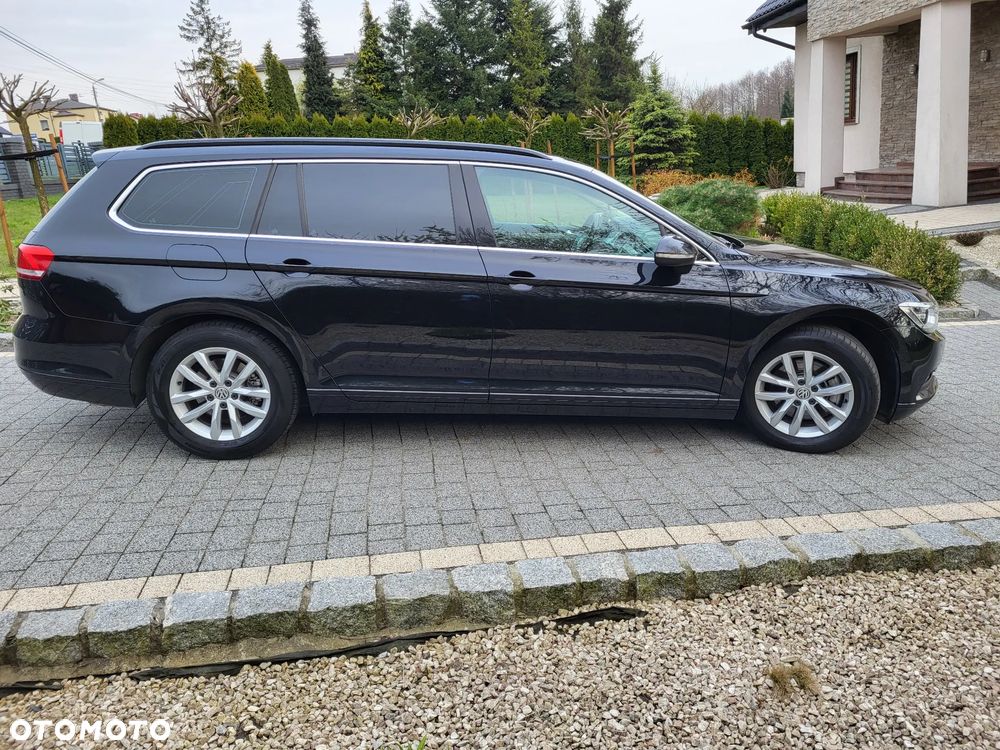 Volkswagen Passat - 4