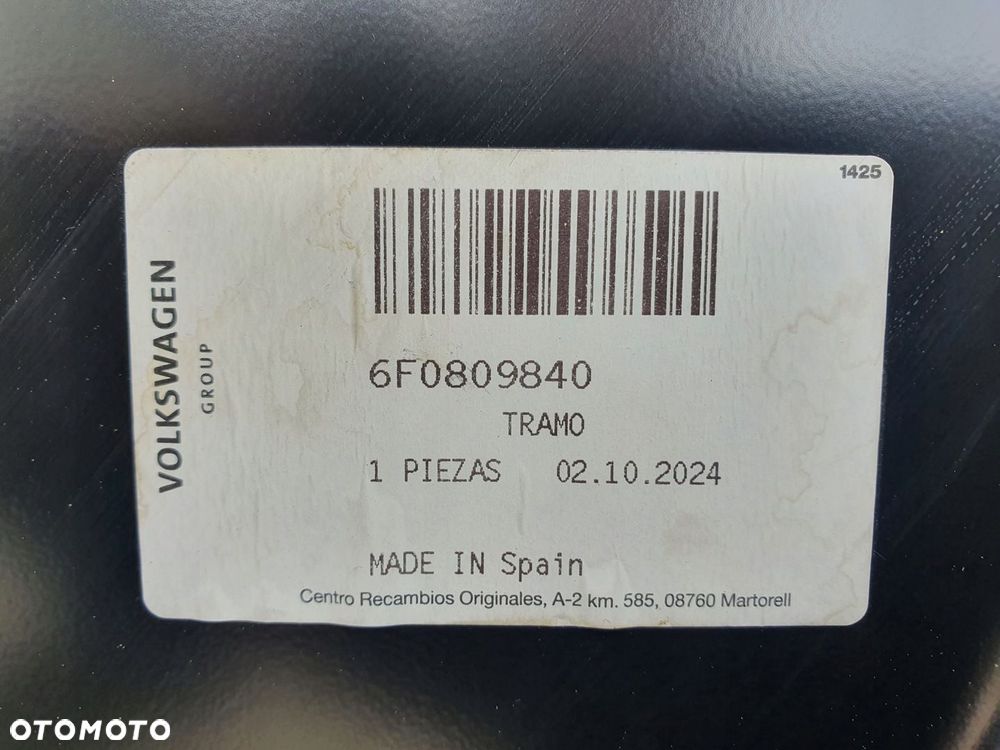 Próg poszycie prawe Seat Ibiza V 6F0 rok 17- - 6