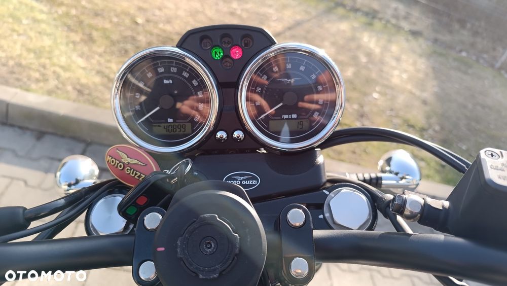 Moto Guzzi V7 - 4