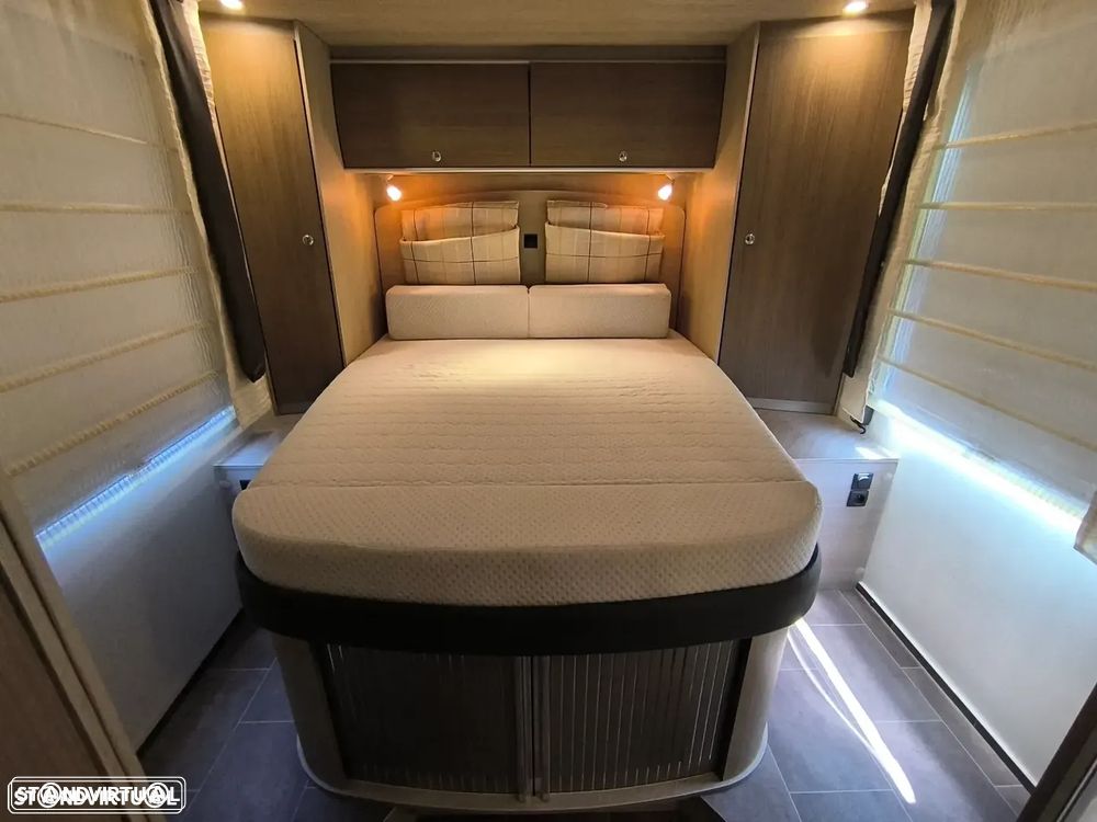 Burstner Ixeo Fifty Five 55 Cama central + basculante - 18