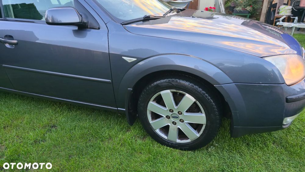 Ford Mondeo - 9