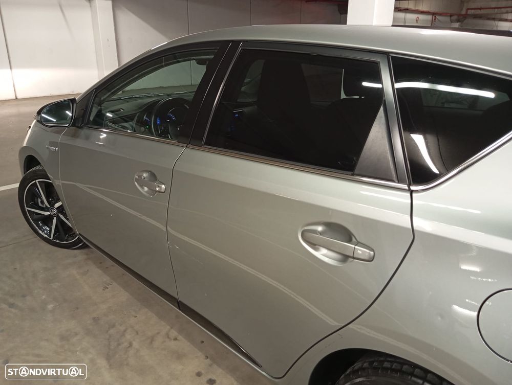 Toyota Auris 1.8 HSD Comfort +P.Sport+Navi - 9