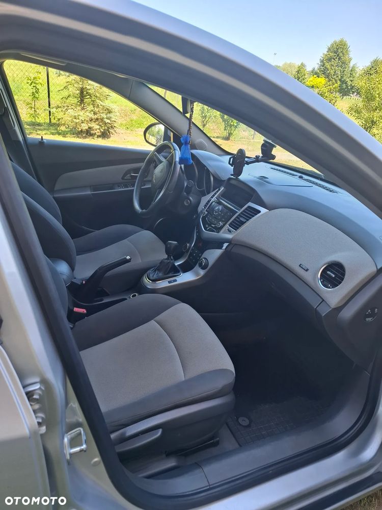 Chevrolet Cruze 1.6 LS - 5