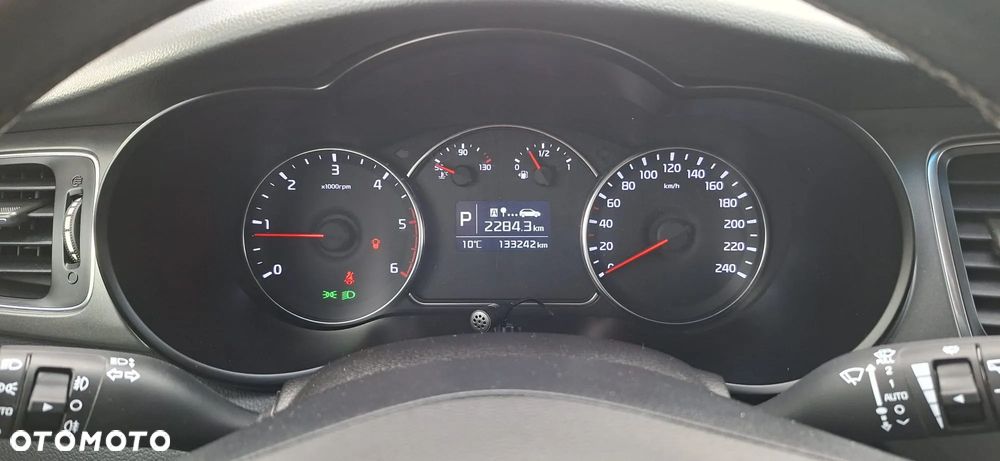 Kia Carens 1.7 CRDi Vision - 18