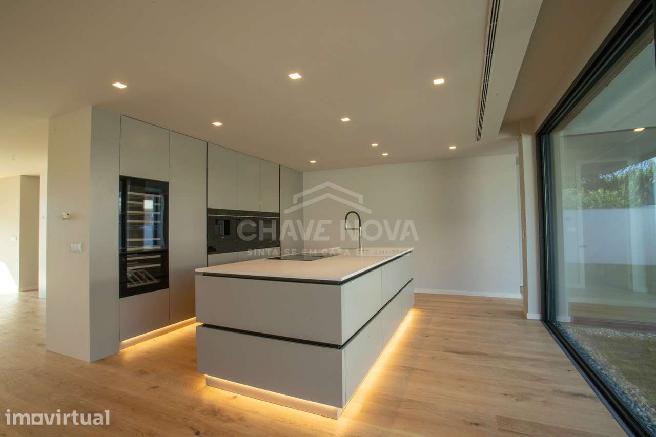 Moradia Geminada V3 Nova em Canidelo a 100m Praias (1ª Linha do Mar) - Grande imagem: 3/60