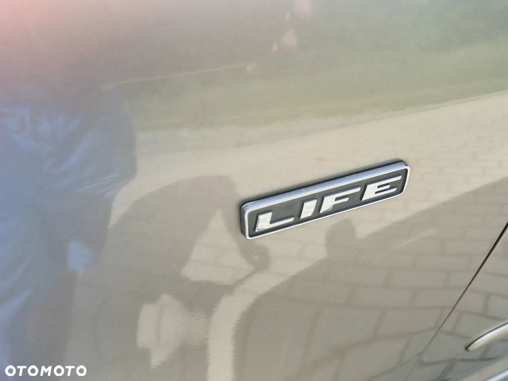 Volkswagen Touran 2.0 TDI DPF BlueMotion Technology Life - 40